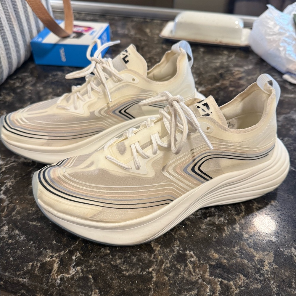 APL Streamline Running Shoes